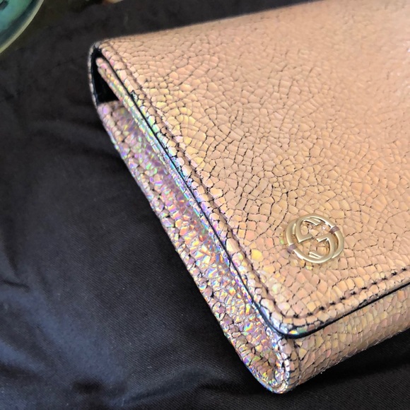 GUCCI CRACKLE CLUTCH - Picture 3 of 10